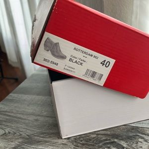 Pikolinos size 40 color black use a few times really good condition